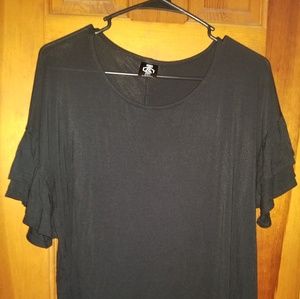 Nwot Agnes & dora RUFFLED SLEEVE TUNIC SIZE medium